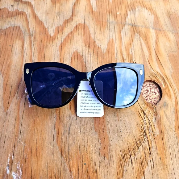 Kleo Stylish Black Sunglasses - Picture 11 of 16